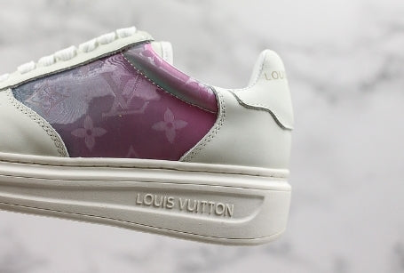 Les sneakers Louis Vuitton Low Femme représentent l’équilibre parfait entre l’élégance emblématique et l’innovation stylistique.
