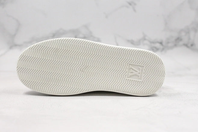 Les sneakers Louis Vuitton Low Femme représentent l’équilibre parfait entre l’élégance emblématique et l’innovation stylistique.
