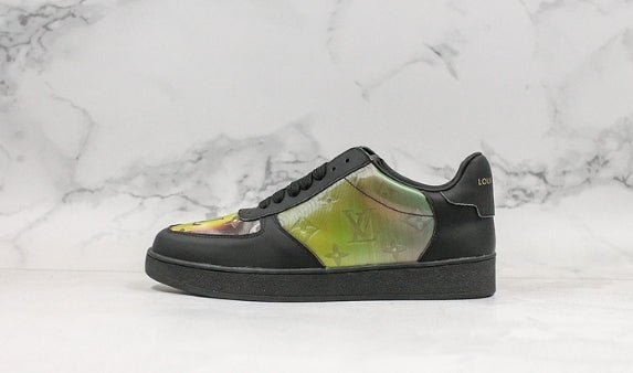 Les sneakers Louis Vuitton Low Femme représentent l’équilibre parfait entre l’élégance emblématique et l’innovation stylistique.