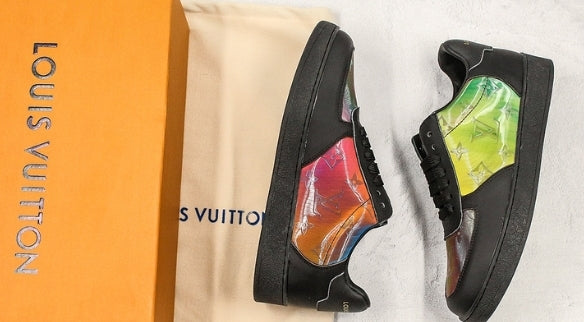 Les sneakers Louis Vuitton Low Femme représentent l’équilibre parfait entre l’élégance emblématique et l’innovation stylistique.
