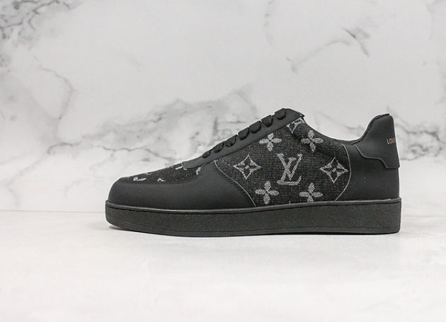 Les sneakers Louis Vuitton Low Femme représentent l’équilibre parfait entre l’élégance emblématique et l’innovation stylistique.