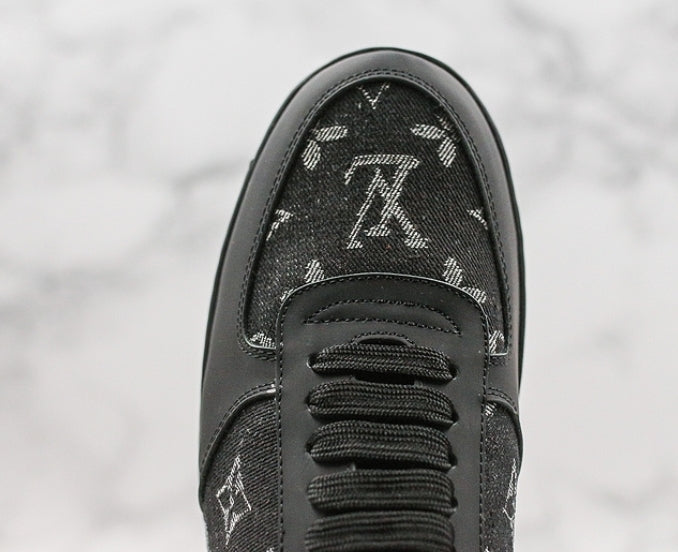 Les sneakers Louis Vuitton Low Femme représentent l’équilibre parfait entre l’élégance emblématique et l’innovation stylistique.