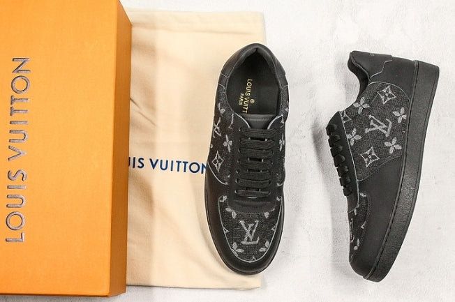 Les sneakers Louis Vuitton Low Femme représentent l’équilibre parfait entre l’élégance emblématique et l’innovation stylistique.