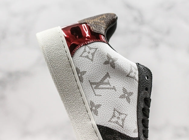 Les sneakers Louis Vuitton Low Femme représentent l’équilibre parfait entre l’élégance emblématique et l’innovation stylistique.