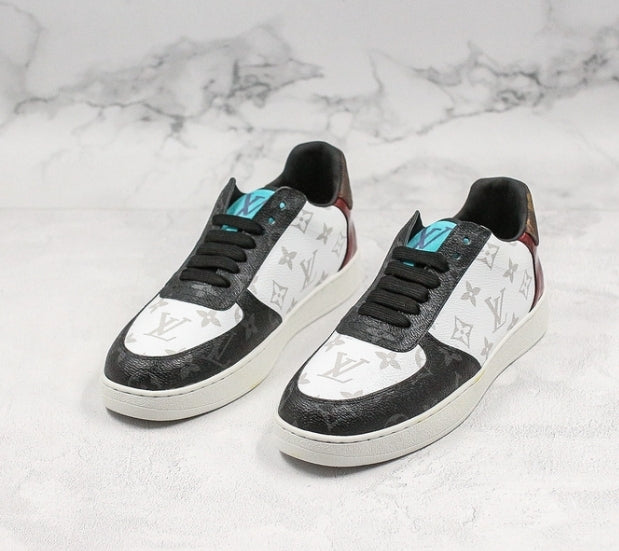 Les sneakers Louis Vuitton Low Femme représentent l’équilibre parfait entre l’élégance emblématique et l’innovation stylistique.