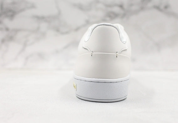 Les sneakers Louis Vuitton Low Femme représentent l’équilibre parfait entre l’élégance emblématique et l’innovation stylistique.