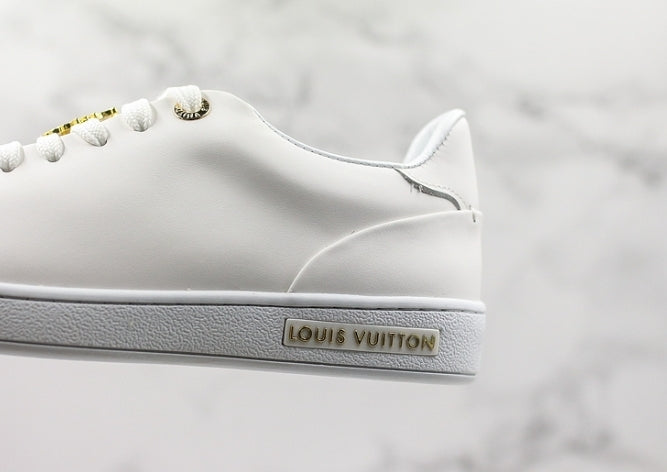Les sneakers Louis Vuitton Low Femme représentent l’équilibre parfait entre l’élégance emblématique et l’innovation stylistique.