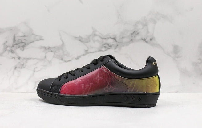 Les sneakers Louis Vuitton Low Femme représentent l’équilibre parfait entre l’élégance emblématique et l’innovation stylistique.