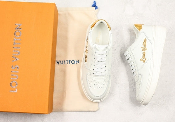 Les sneakers Louis Vuitton Low Femme représentent l’équilibre parfait entre l’élégance emblématique et l’innovation stylistique.