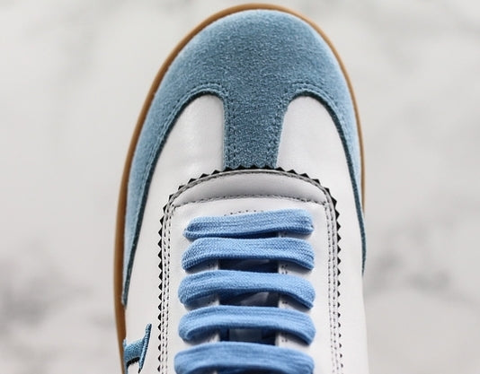Les sneakers Louis Vuitton Low Femme représentent l’équilibre parfait entre l’élégance emblématique et l’innovation stylistique.