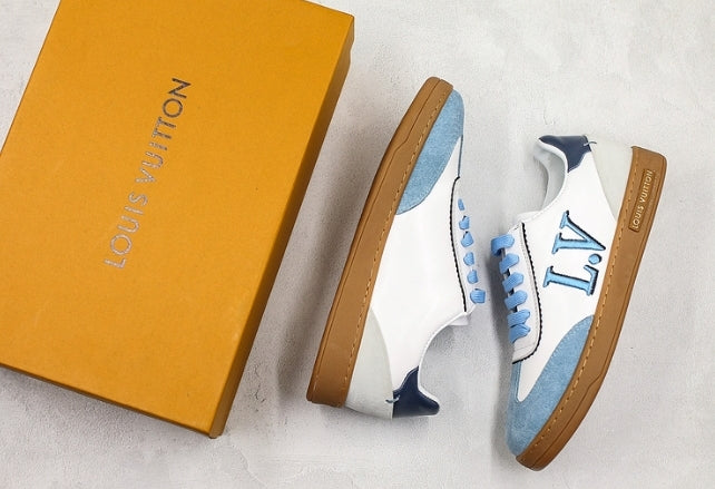 Les sneakers Louis Vuitton Low Femme représentent l’équilibre parfait entre l’élégance emblématique et l’innovation stylistique.