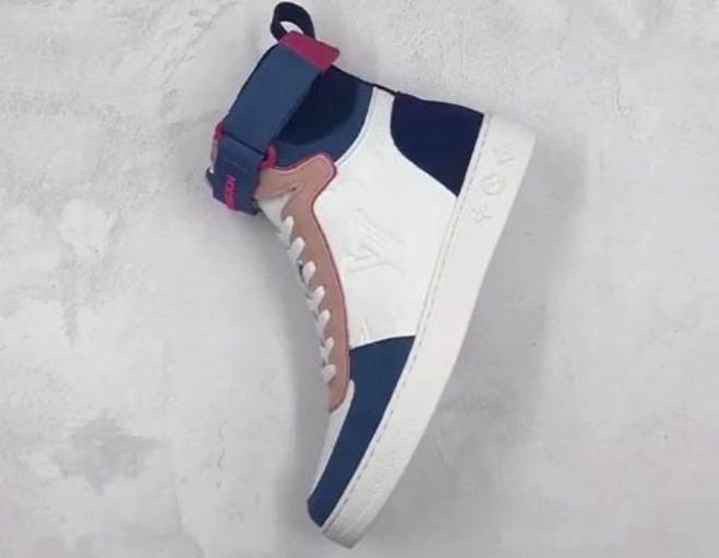 Les sneakers Louis Vuitton Femme représentent l’équilibre parfait entre l’élégance emblématique et l’innovation stylistique.