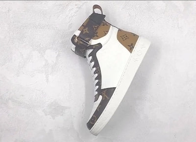 Les sneakers Louis Vuitton Femme représentent l’équilibre parfait entre l’élégance emblématique et l’innovation stylistique.