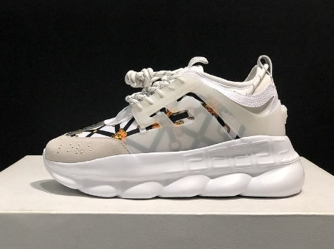 les sneakers Versace Femme sont un témoignage de l'engagement de Versace à combiner style et extravagance. Exceptionnel