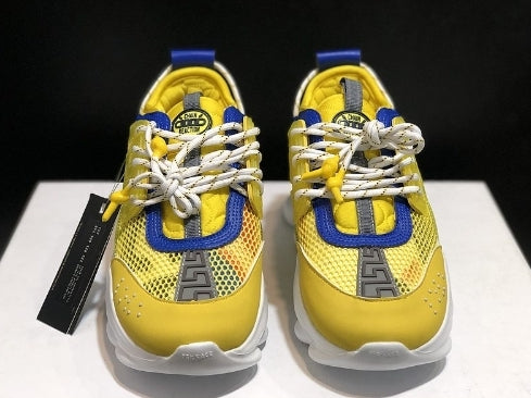 les sneakers Versace Femme sont un témoignage de l'engagement de Versace à combiner style et extravagance. Exceptionnel