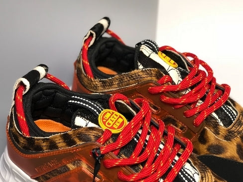 les sneakers Versace Femme sont un témoignage de l'engagement de Versace à combiner style et extravagance. Exceptionnel