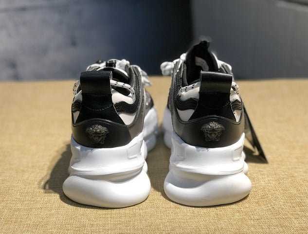 les sneakers Versace Femme sont un témoignage de l'engagement de Versace à combiner style et extravagance. Exceptionnel
