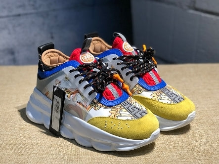les sneakers Versace Femme sont un témoignage de l'engagement de Versace à combiner style et extravagance. Exceptionnel