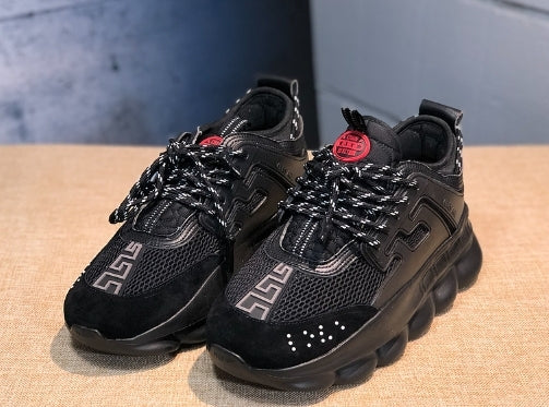 les sneakers Versace Femme sont un témoignage de l'engagement de Versace à combiner style et extravagance. Exceptionnel
