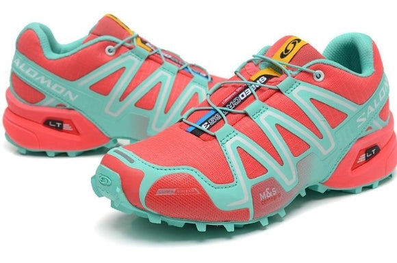 Les baskets Salomon Speed Cross III 1 Femme sont un témoignage de l'engagement de Salomon à combiner style et innovation.