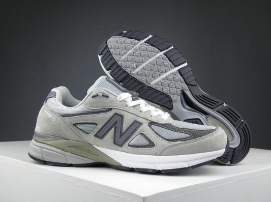 Les baskets New Balance Femme se démarquent par leur esthétique moderne et intemporelle, ainsi que par leur héritage sportif emblématique.