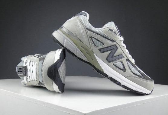 Les baskets New Balance Femme se démarquent par leur esthétique moderne et intemporelle, ainsi que par leur héritage sportif emblématique.