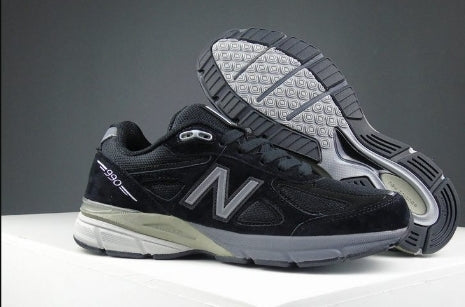 Les baskets New Balance Femme se démarquent par leur esthétique moderne et intemporelle, ainsi que par leur héritage sportif emblématique.