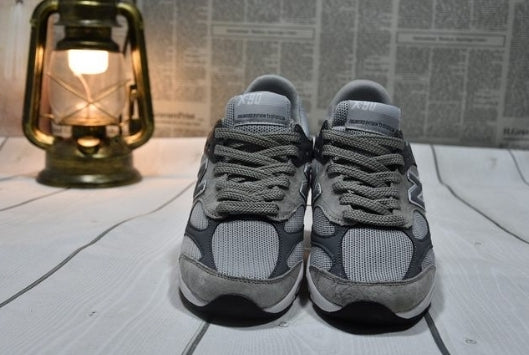 Les baskets New Balance Femme se démarquent par leur esthétique moderne et intemporelle, ainsi que par leur héritage sportif emblématique.