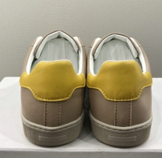 les sneakers Moncler Low Femme sont un témoignage de l'engagement de Moncler à combiner style et performance. Exceptionnel