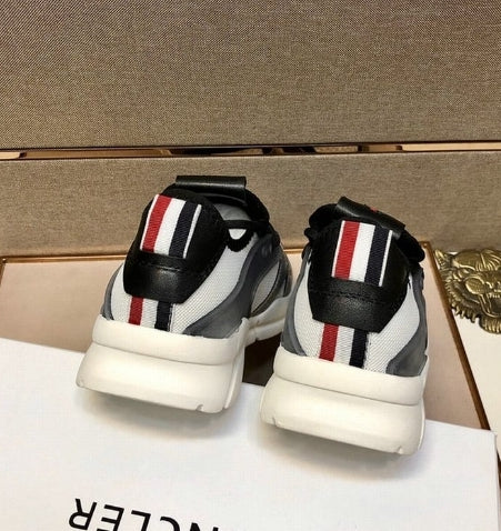 les sneakers Moncler Low Femme sont un témoignage de l'engagement de Moncler à combiner style et performance. Exceptionnel