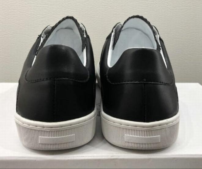 les sneakers Moncler Low Femme sont un témoignage de l'engagement de Moncler à combiner style et performance. Exceptionnel