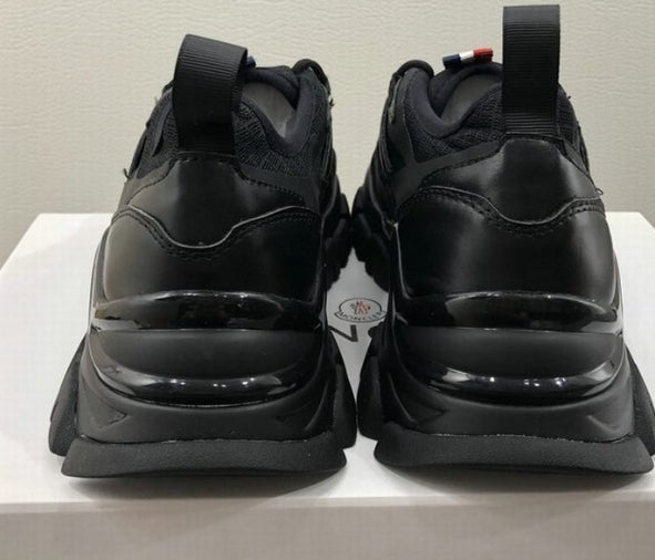 les sneakers Moncler Low Femme sont un témoignage de l'engagement de Moncler à combiner style et performance. Exceptionnel