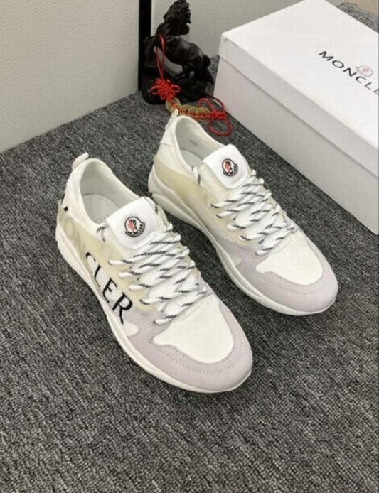 les sneakers Moncler Low Femme sont un témoignage de l'engagement de Moncler à combiner style et performance. Exceptionnel