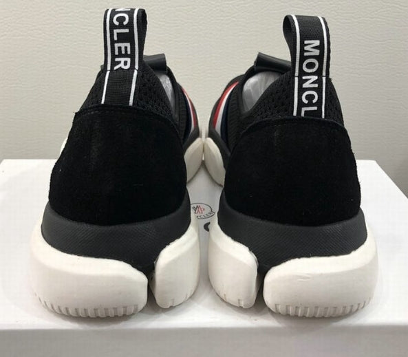 les sneakers Moncler Low Femme sont un témoignage de l'engagement de Moncler à combiner style et performance. Exceptionnel