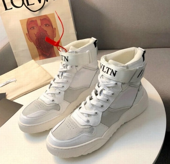 les chaussures Valentino Low Femme sont un témoignage de l'engagement de Valentino à combiner style et sophistication.