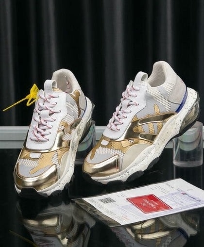 les chaussures Valentino Low Femme sont un témoignage de l'engagement de Valentino à combiner style et sophistication.