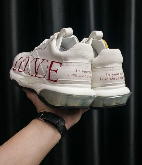 les chaussures Valentino Low Femme sont un témoignage de l'engagement de Valentino à combiner style et sophistication.