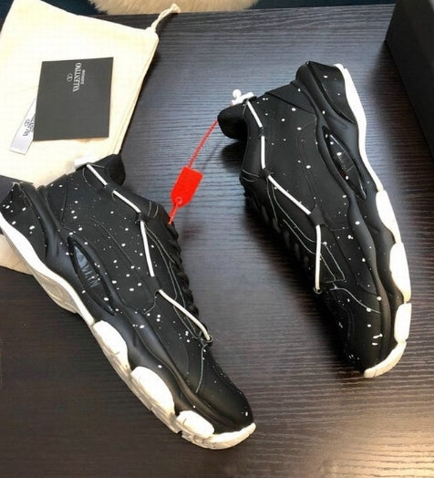 les chaussures Valentino Low Femme sont un témoignage de l'engagement de Valentino à combiner style et sophistication.