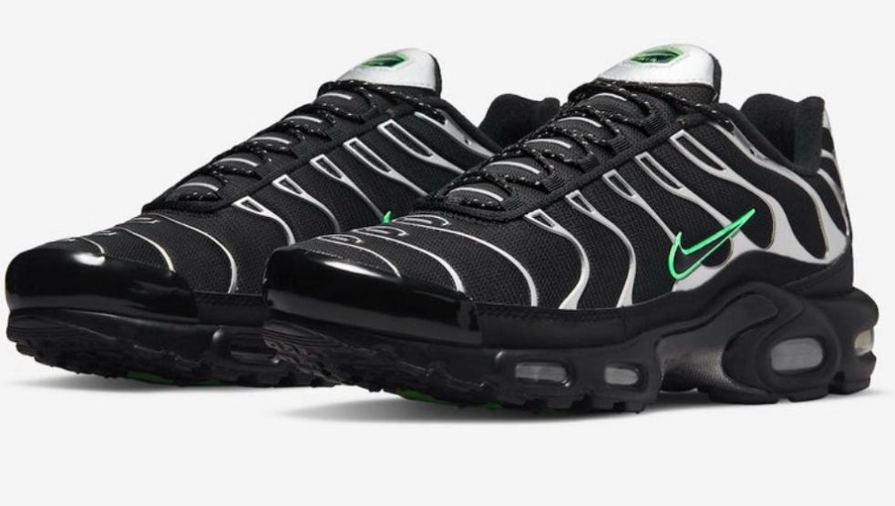 Nike Air Max Plus Black Silver Green Strike