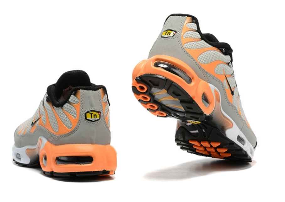 baskets Nike Air Max Plus Grey Orange