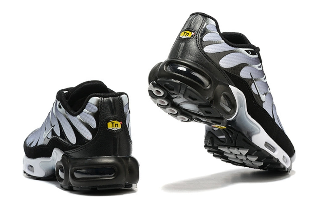 baskets Nike Air Max Plus Black Silver White