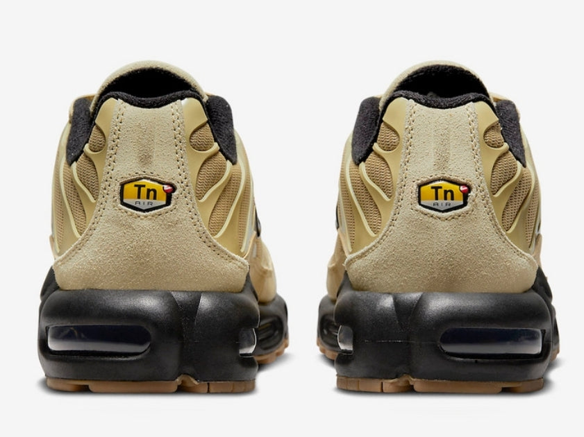 baskets Nike Air Max Plus tn Gold Black Gum