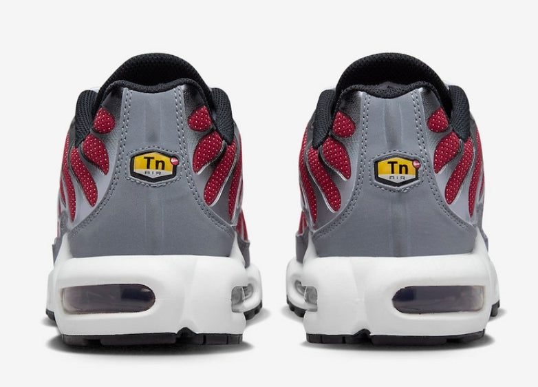 baskets Nike Air Max Plus tn Red Grey