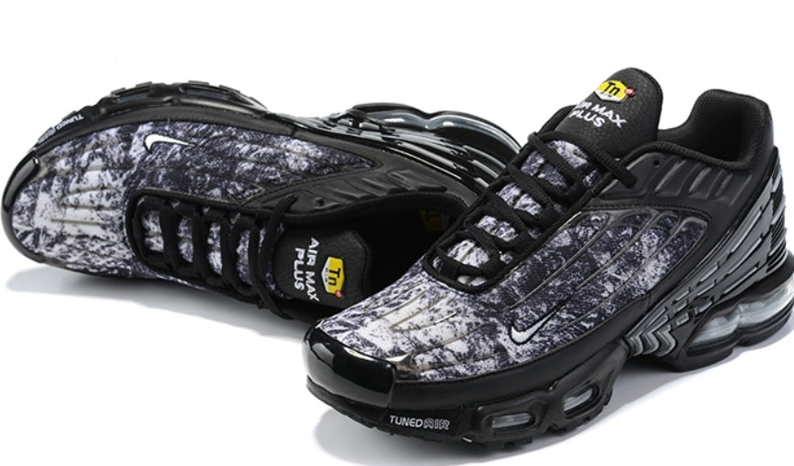 baskets Nike Air Max Plus 3 « Black Graphic »