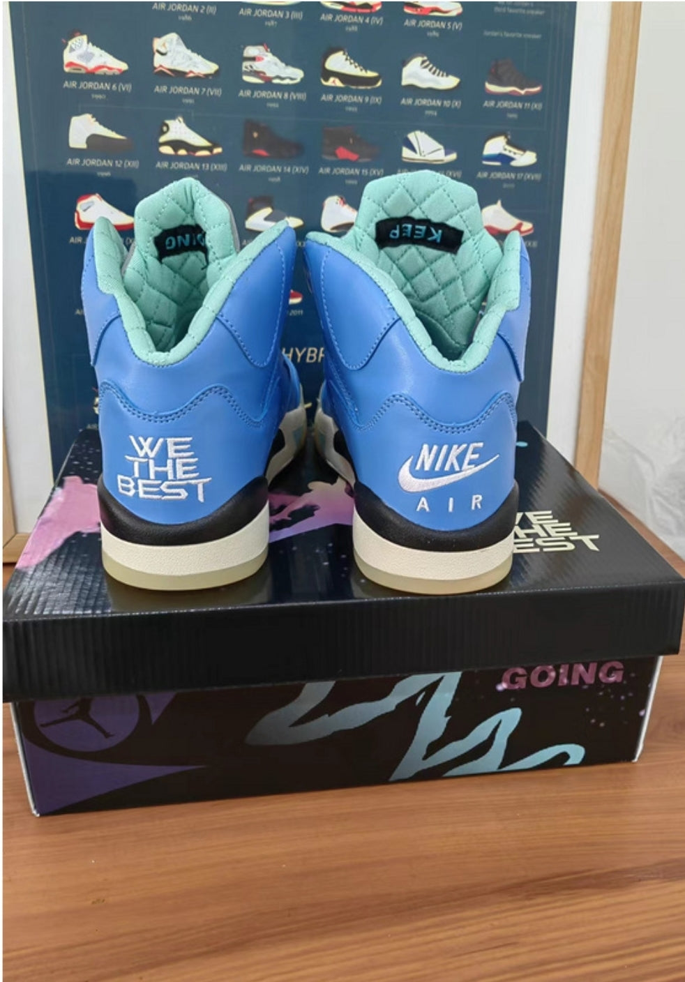 Les baskets Air Jordan 5 offrent un style audacieux et une performance exceptionnelle. leur design unique emblématique. Pas cher. Le moins cher.