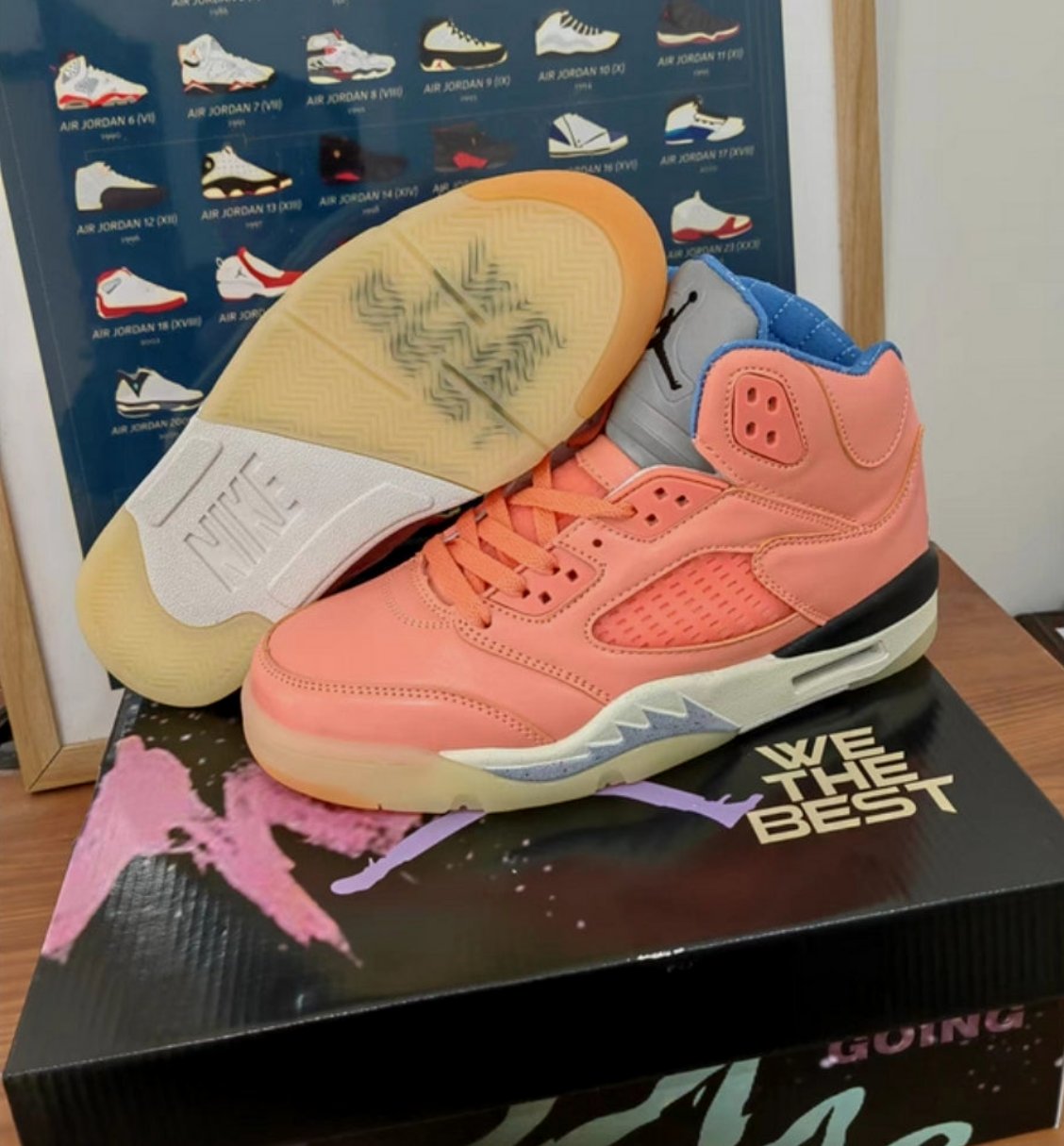 Les baskets Air Jordan 5 offrent un style audacieux et une performance exceptionnelle. leur design unique emblématique. Pas cher. Le moins cher.
