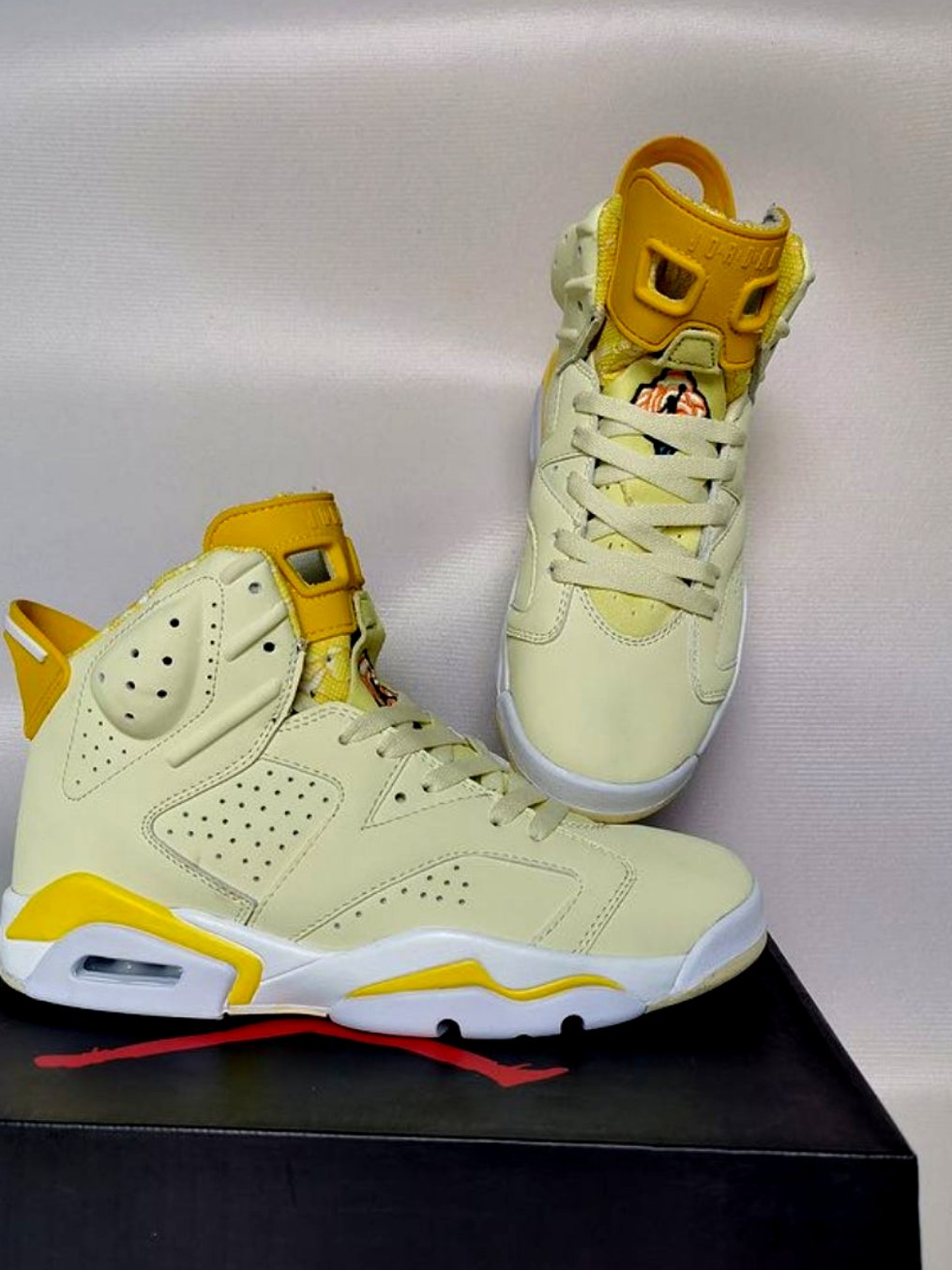 Les baskets Air Jordan 6 offrent un style emblématique  performance remarquable.
design distinctif matériaux. Baskets pas Cher. Le moins cher.