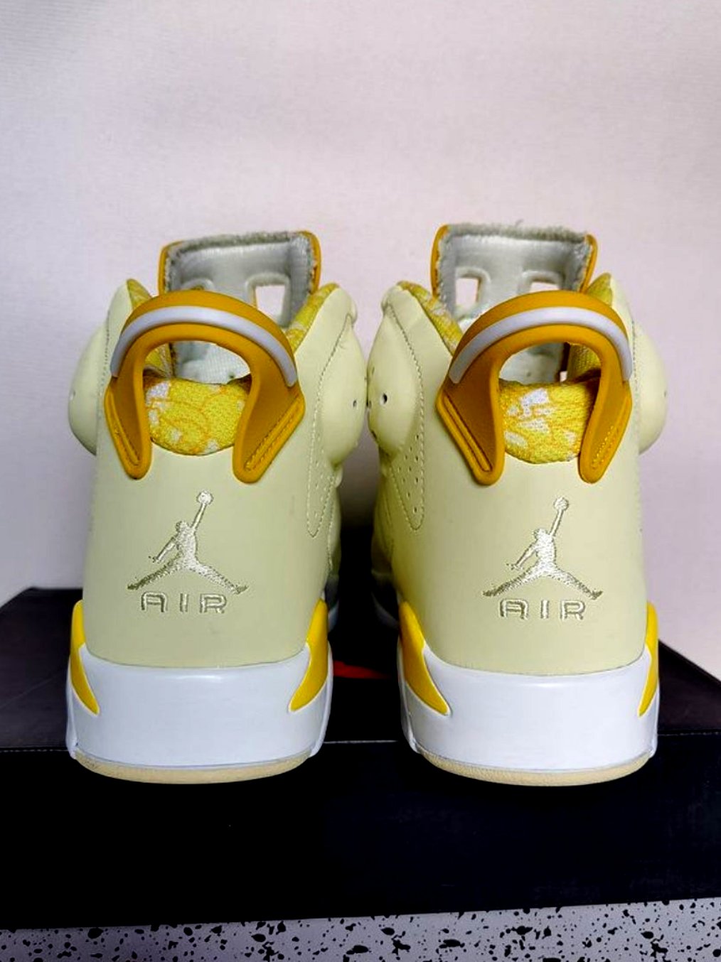 Les baskets Air Jordan 6 offrent un style emblématique  performance remarquable.
design distinctif matériaux. Baskets pas Cher. Le moins cher.