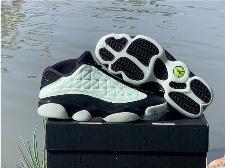 Les baskets Air Jordan 13 offrent un style emblématique et une performance exceptionnelle.
design distinctif .pas Cher. Moins cher.