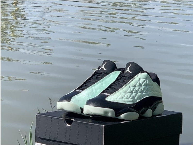 Les baskets Air Jordan 13 offrent un style emblématique et une performance exceptionnelle.
design distinctif .pas Cher. Moins cher.